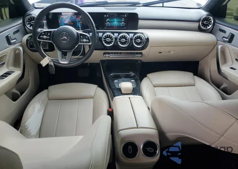 2021 Mercedes-Benz A 220 z USA, uszkodzony, nr VIN W1K3G4EBXMJ284060